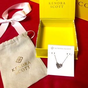Kendra Scott NWT heart necklace